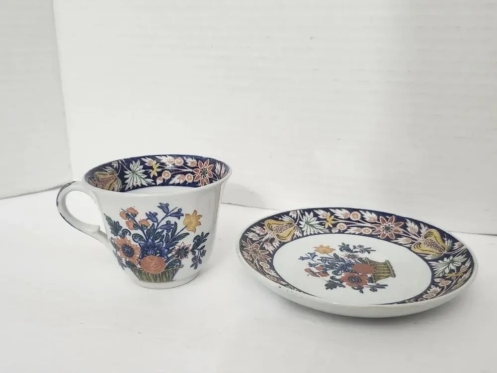Wedgwood Etruria England Poterat Teacup Saucer Set 1920s Floral Basket